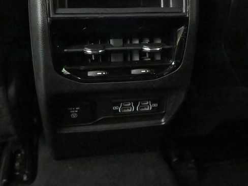 Used 2024 Jeep Grand Cherokee Altitude image 47