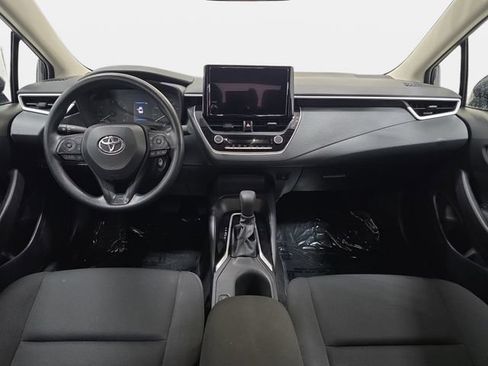 Used 2025 Toyota Corolla LE FWD image 10