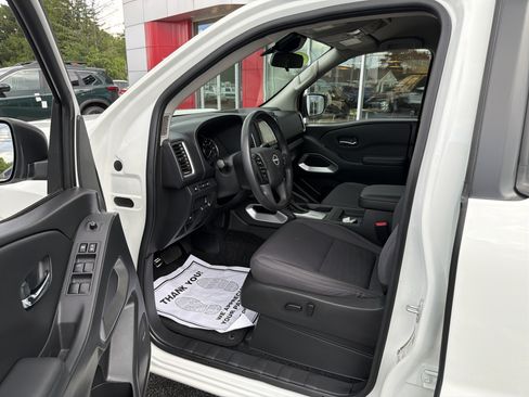 Certified 2023 Nissan Frontier SV w/ SV Convenience Package AWD/4WD image 2