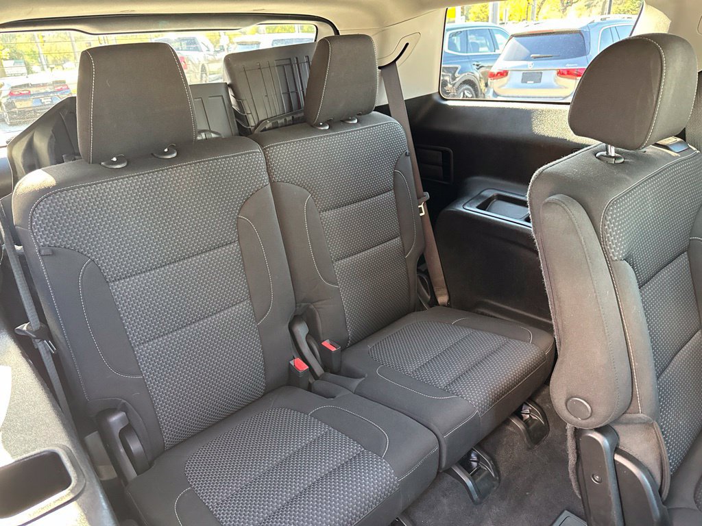 Used 2023 GMC Acadia SLE w/ Driver Convenience Package FWD image 23