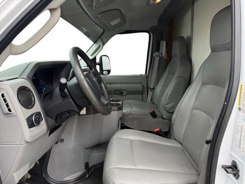 Used 2022 Ford E-350 and Econoline 350 Super Duty w/ Power Windows & Locks Group image 9