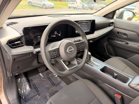 Used 2025 Nissan Kicks S AWD/4WD image 16