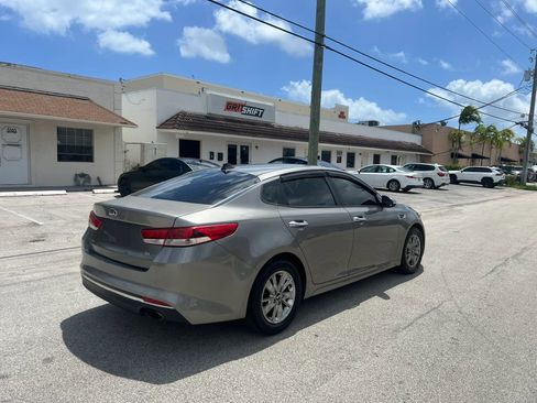Used 2016 Kia Optima LX image 3