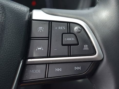 Used 2025 Toyota Grand Highlander FWD image 17