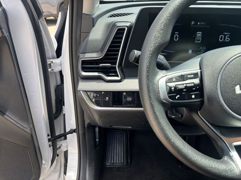 Used 2025 Kia Sportage LX FWD image 33