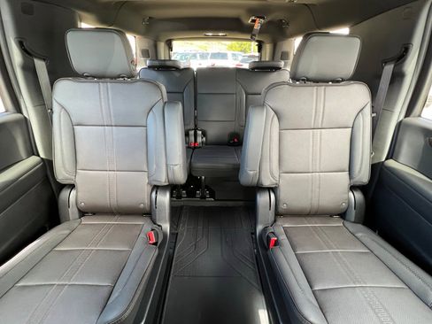 New 2026 Chevrolet Suburban High Country image 27