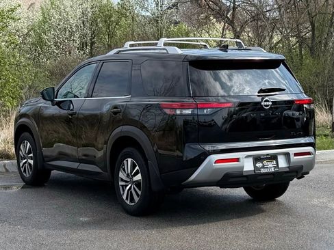 Certified 2024 Nissan Pathfinder SL w/ Black Appearance Package AWD/4WD image 5