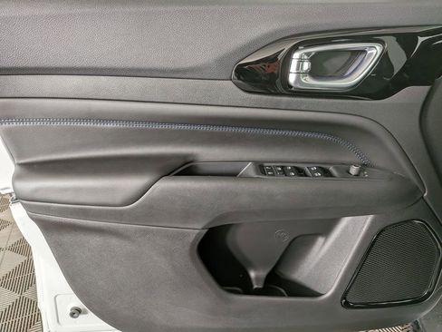 New 2026 Jeep Compass Latitude image 14