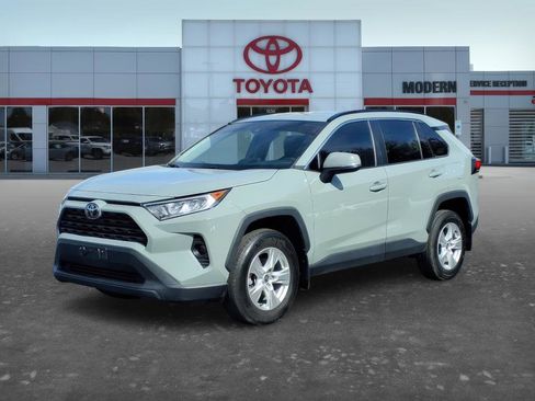 Used 2021 Toyota RAV4 XLE image 1