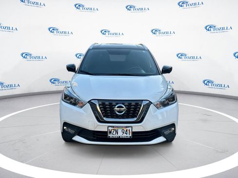 Used 2019 Nissan Kicks SR image 8