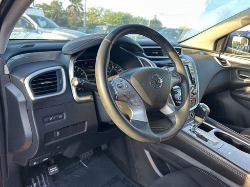 Used 2018 Nissan Murano SV FWD image 12