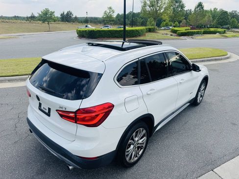 Used 2017 BMW X1 xDrive28i w/ Premium Package AWD/4WD image 6