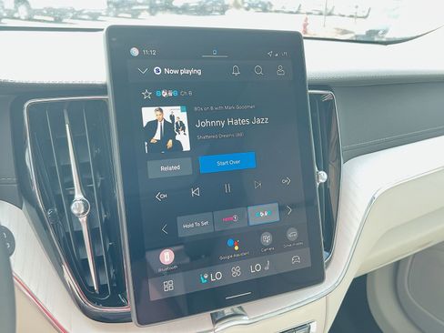 New 2026 Volvo XC60 B5 Ultra w/ Climate Package image 18