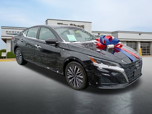 Used 2024 Nissan Altima 2.5 SV image 7