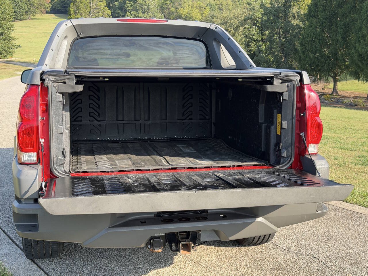 Used 2002 Chevrolet Avalanche 4x4 w/ Off-Road Suspension Pkg image 15