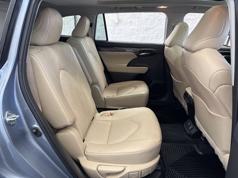 Used 2023 Toyota Highlander Platinum image 46