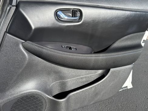 Certified 2025 Nissan Leaf S image 22