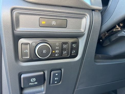 Used 2025 Ford F150 Lariat w/ Equipment Group 501A Mid image 25