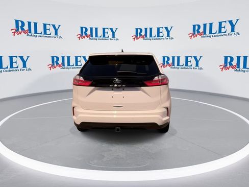 Used 2024 Ford Edge ST-Line w/ Class II Trailer Tow Package AWD/4WD image 8