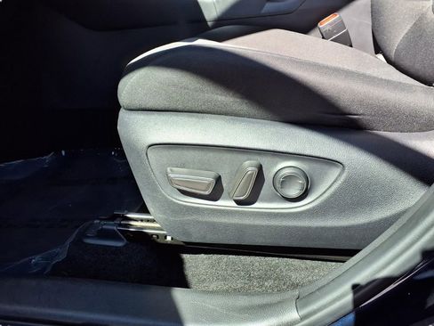 Used 2025 Toyota RAV4 XLE image 24