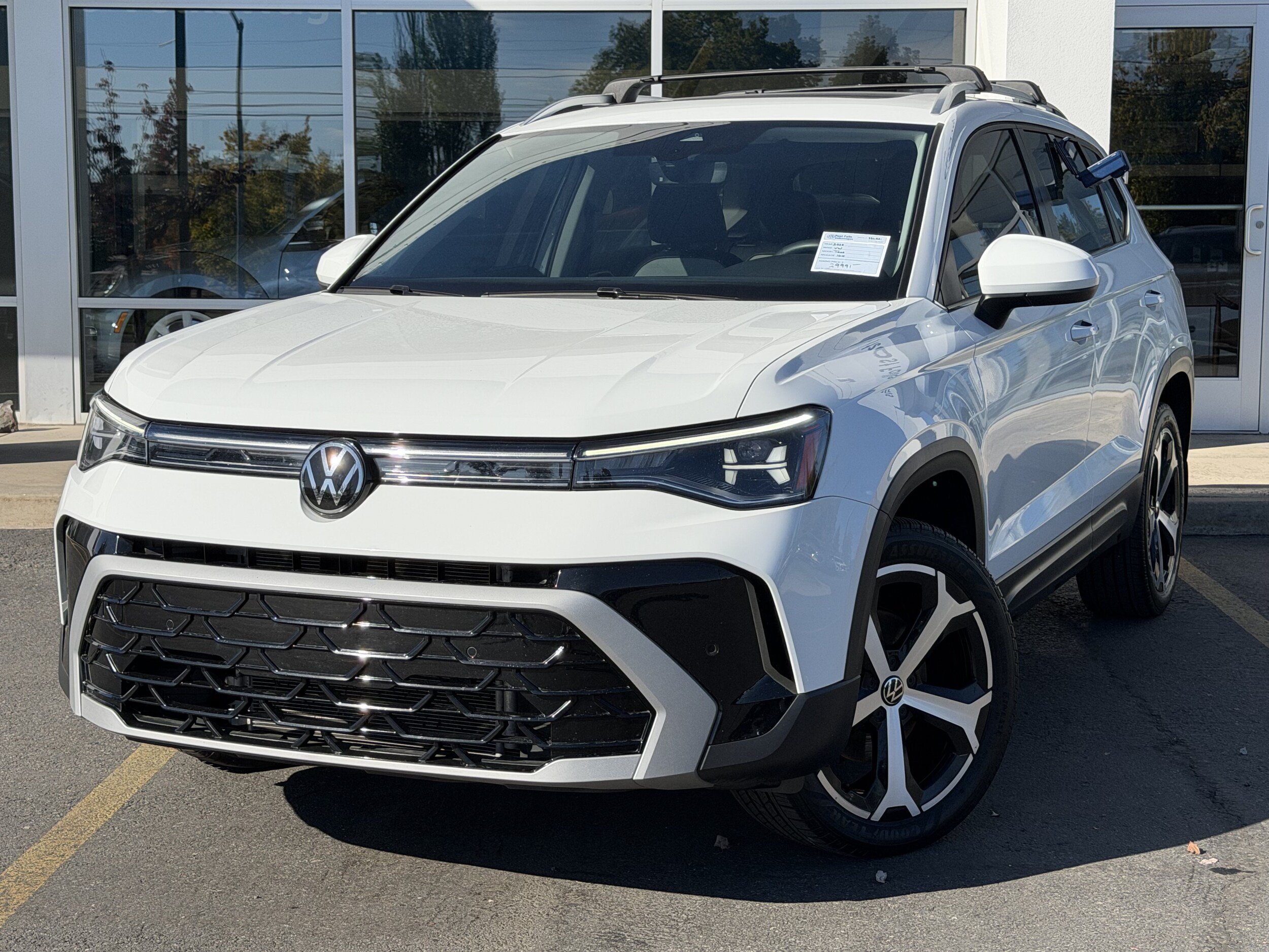Used 2025 Volkswagen Taos SEL AWD/4WD image 3