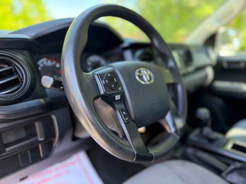 Used 2016 Toyota Tacoma SR RWD image 12