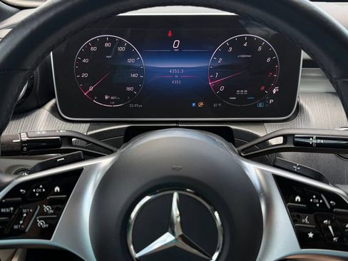 Used 2025 Mercedes-Benz C 300 4MATIC Sedan image 26
