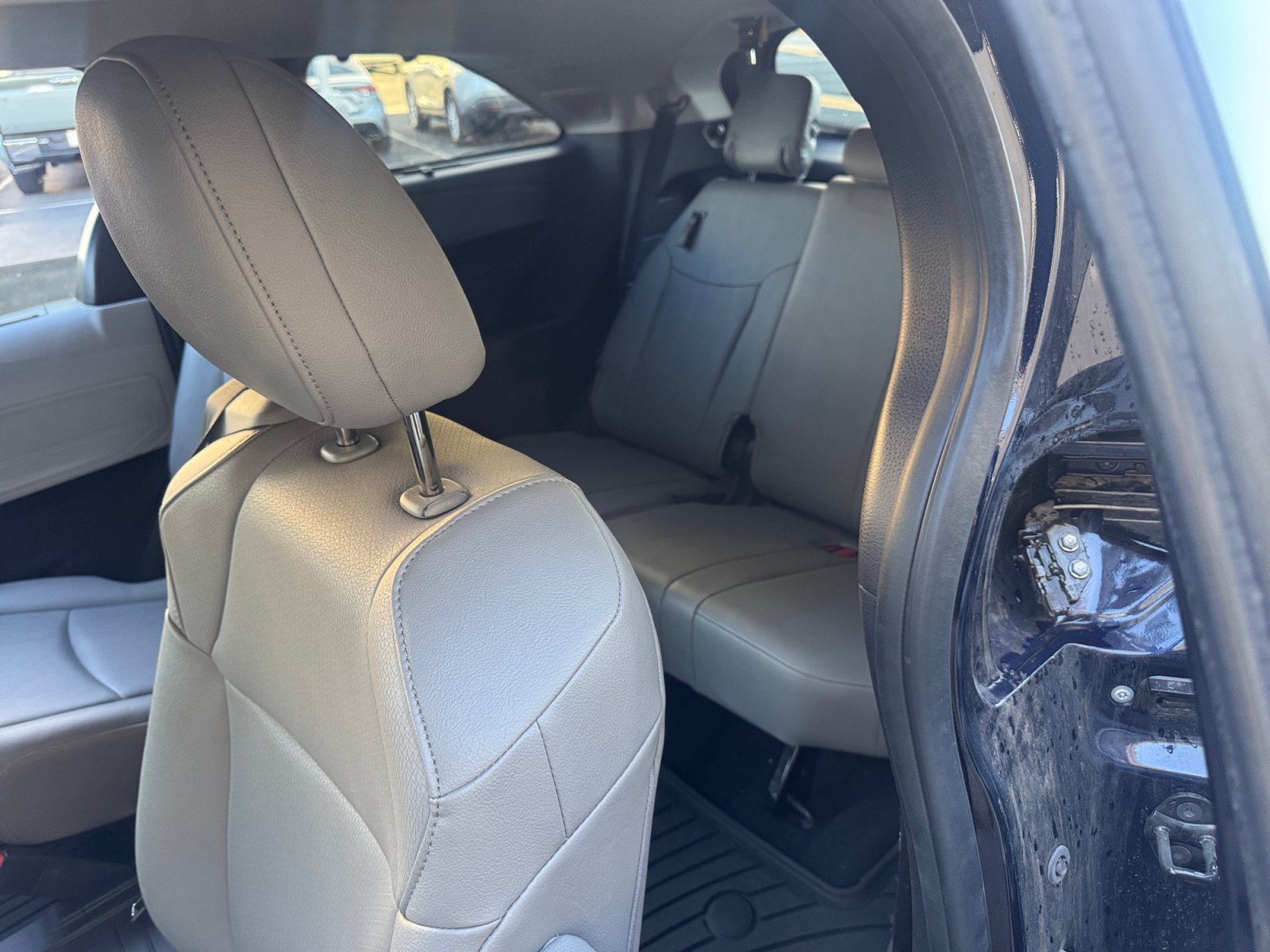 Certified 2026 Toyota Sienna XLE FWD image 31
