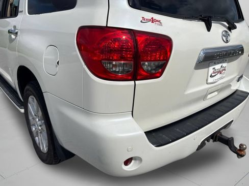 Used 2016 Toyota Sequoia Platinum RWD image 40