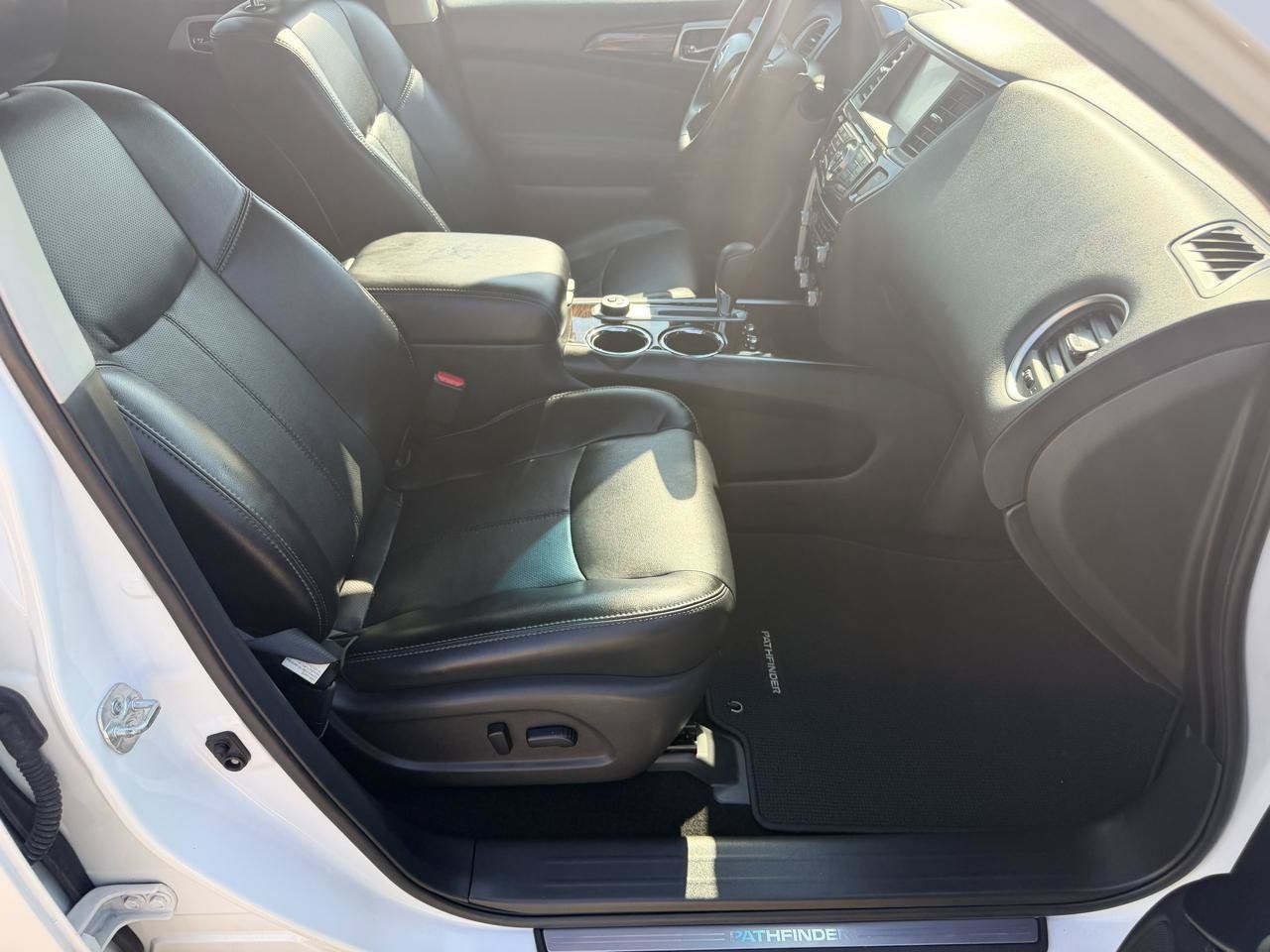 Used 2016 Nissan Pathfinder Platinum AWD/4WD image 13
