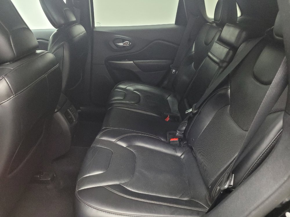 Used 2019 Jeep Cherokee Limited AWD/4WD image 18