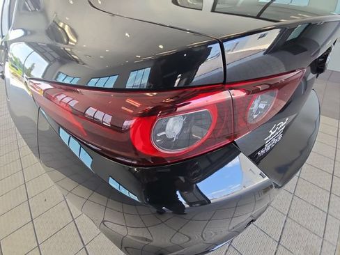 Used 2025 MAZDA MAZDA3 s FWD image 20