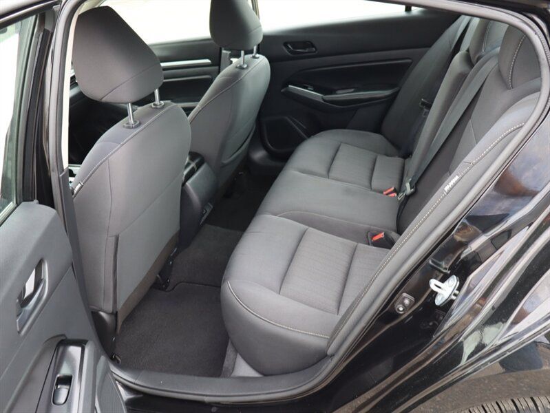 Used 2023 Nissan Altima 2.5 SV FWD image 14