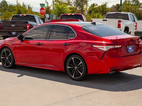Used 2020 Toyota Camry XSE image 7