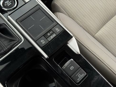 Used 2018 Mitsubishi Eclipse Cross SE image 21