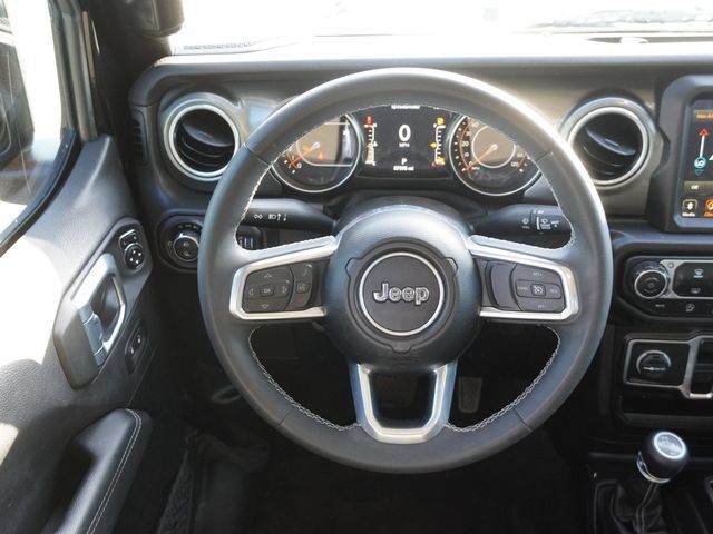 Used 2023 Jeep Gladiator Overland AWD/4WD image 15