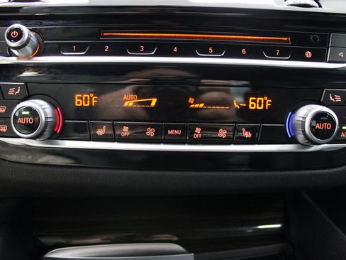 Used 2019 BMW 530i w/ Convenience Package image 43