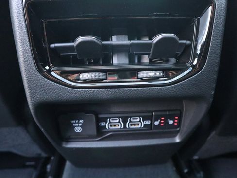 New 2025 Jeep Grand Cherokee Limited image 16