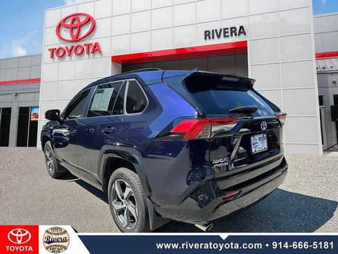 Used 2024 Toyota RAV4 SE w/ Weather & Moonroof Package AWD/4WD image 4