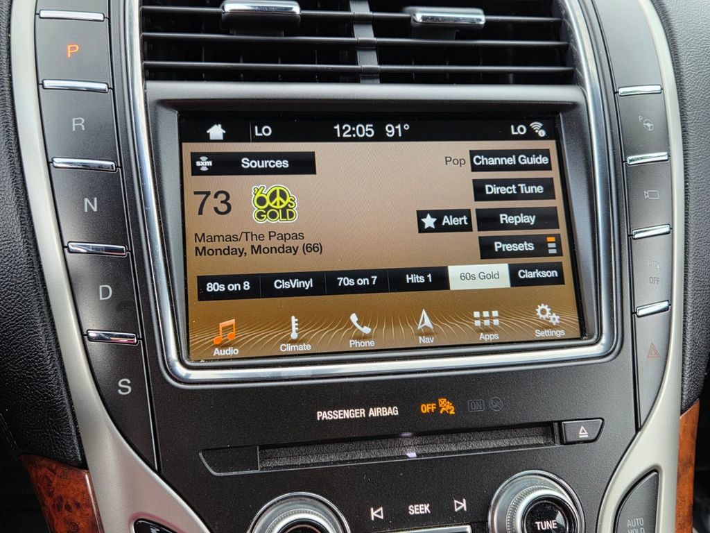 Used 2018 Lincoln MKX Reserve w/ Driver Assistance Package FWD image 27