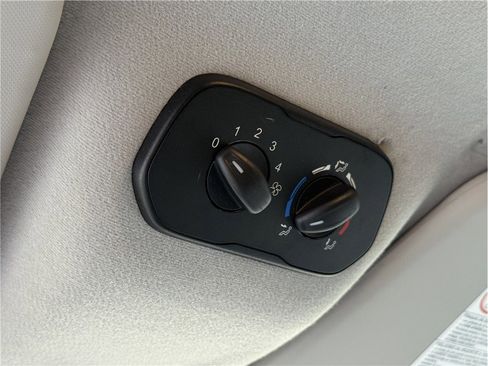 Used 2016 Ford Transit 150 XLT RWD image 20