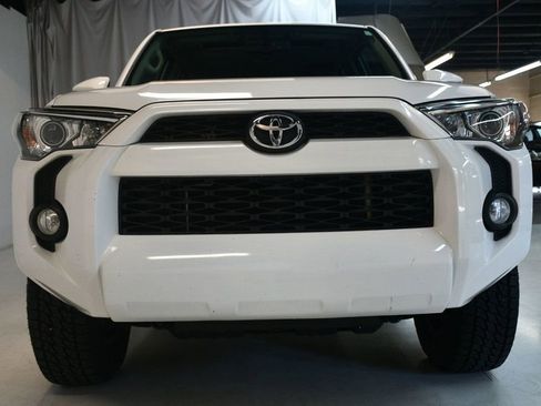 Used 2018 Toyota 4Runner SR5 Premium image 17