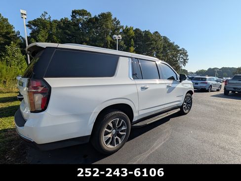 Used 2021 Chevrolet Suburban LT w/ Rear Media and Nav Package AWD/4WD image 3