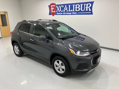 Used 2018 Chevrolet Trax LT w/ LT Convenience Package AWD/4WD image 44