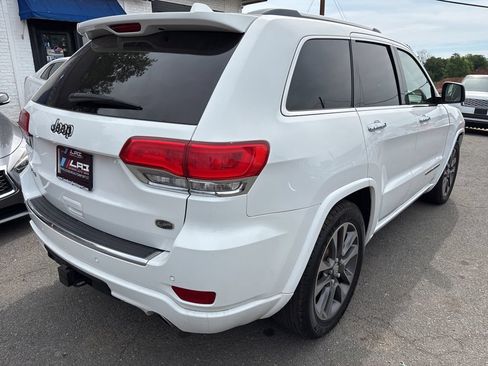 Used 2018 Jeep Grand Cherokee Overland AWD/4WD image 3