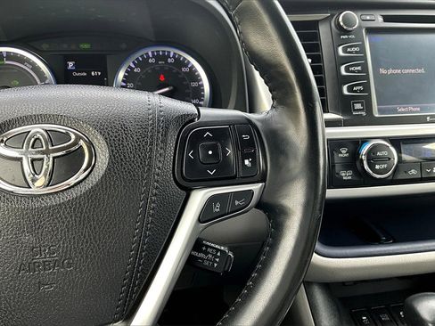 Used 2019 Toyota Highlander Limited Platinum image 26