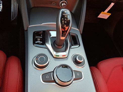 New 2025 Alfa Romeo Stelvio Sprint image 11