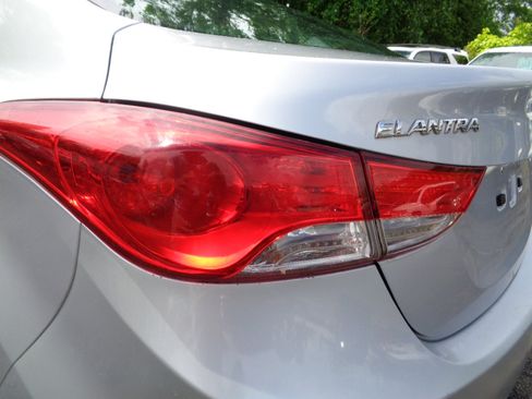 Used 2013 Hyundai Elantra GLS image 16