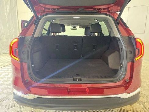 Used 2024 GMC Terrain SLT AWD/4WD image 34