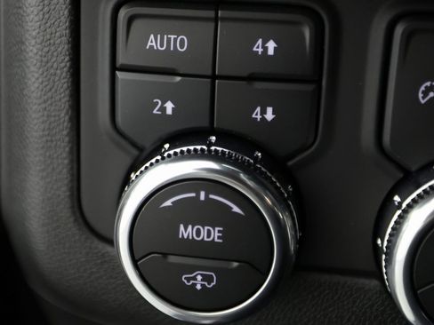 Used 2025 GMC Yukon AT4 Ultimate w/ LPO, Illumination Package image 28